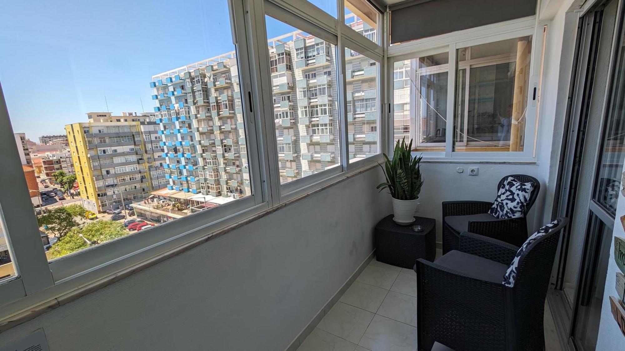2 Room Condo - 5 Mins From Costa Da Caparica Beach & Bars Exterior foto