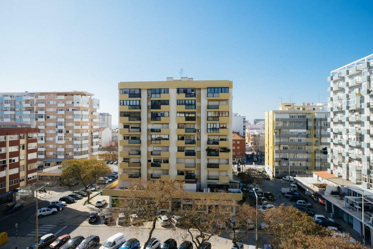 2 Room Condo - 5 Mins From Costa Da Caparica Beach & Bars Exterior foto